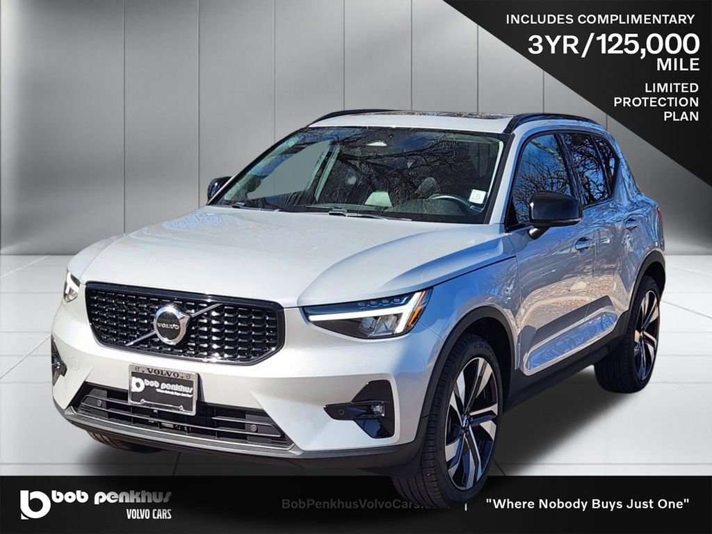 Used 2023 Volvo XC40 B5 Plus w/ Climate Package image 22