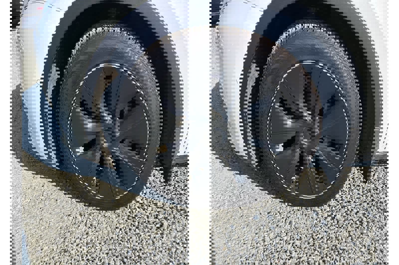 Used 2022 Tesla Model Y Long Range image 20