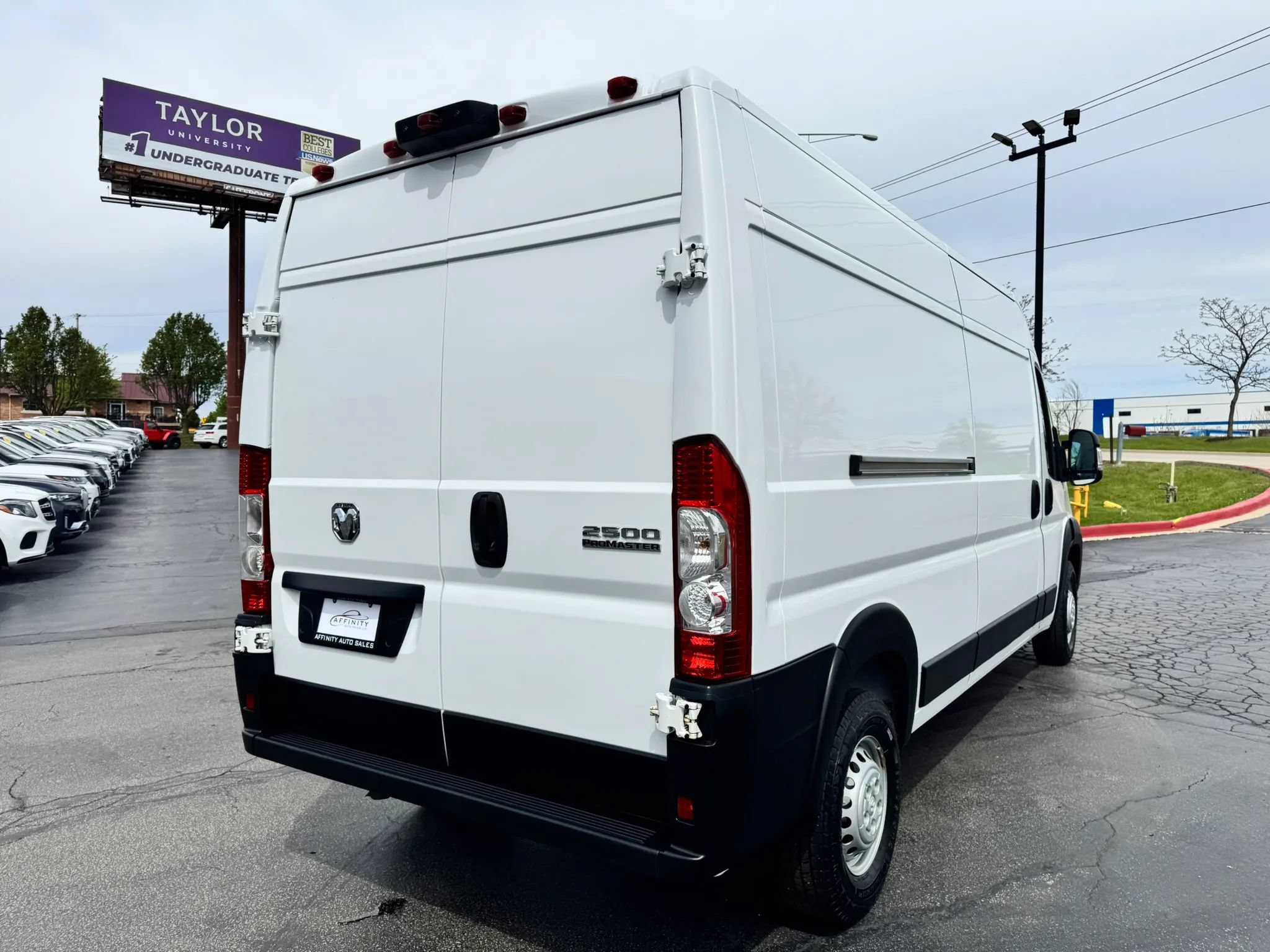 Used 2025 RAM ProMaster 2500 w/ Convenience Group FWD image 5