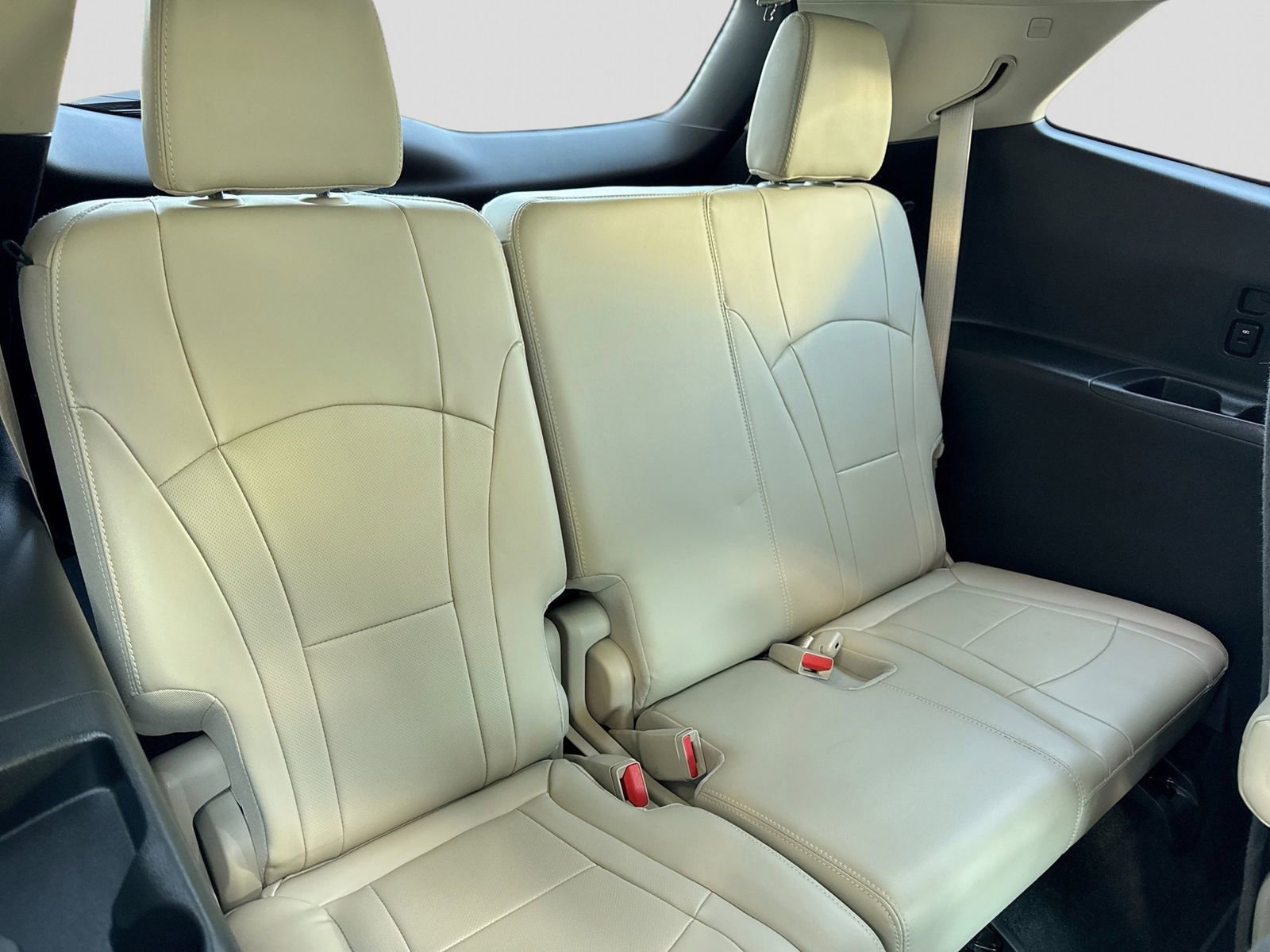 Used 2018 Buick Enclave Essence FWD image 23