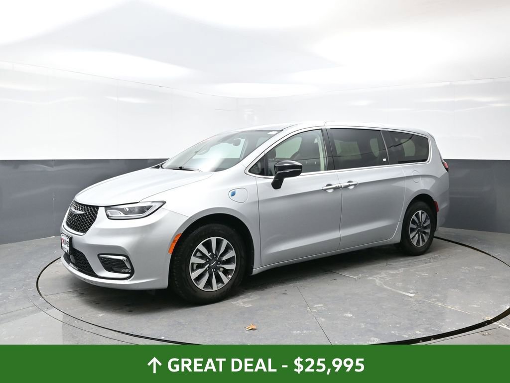 Used 2024 Chrysler Pacifica Limited FWD image 10