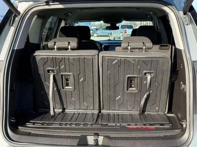 Certified 2023 GMC Acadia SLE w/ Driver Convenience Package image 6