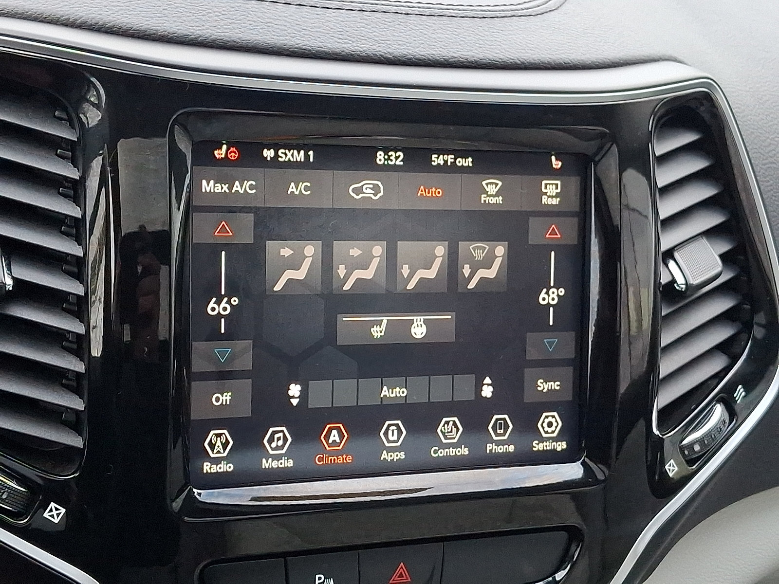 Used 2019 Jeep Cherokee Limited AWD/4WD image 18