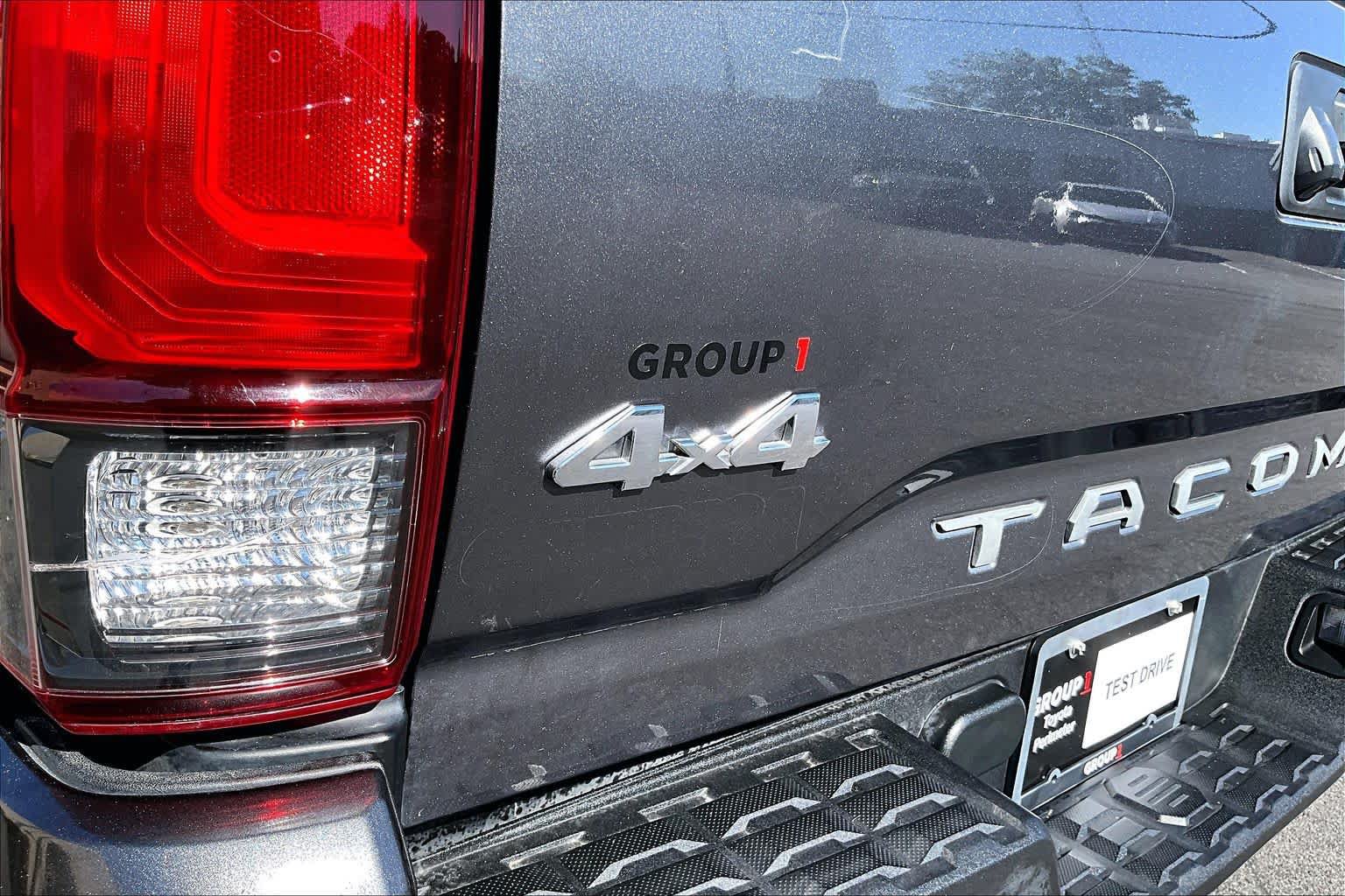 Used 2019 Toyota Tacoma SR w/ SR Convenience Package AWD/4WD image 10
