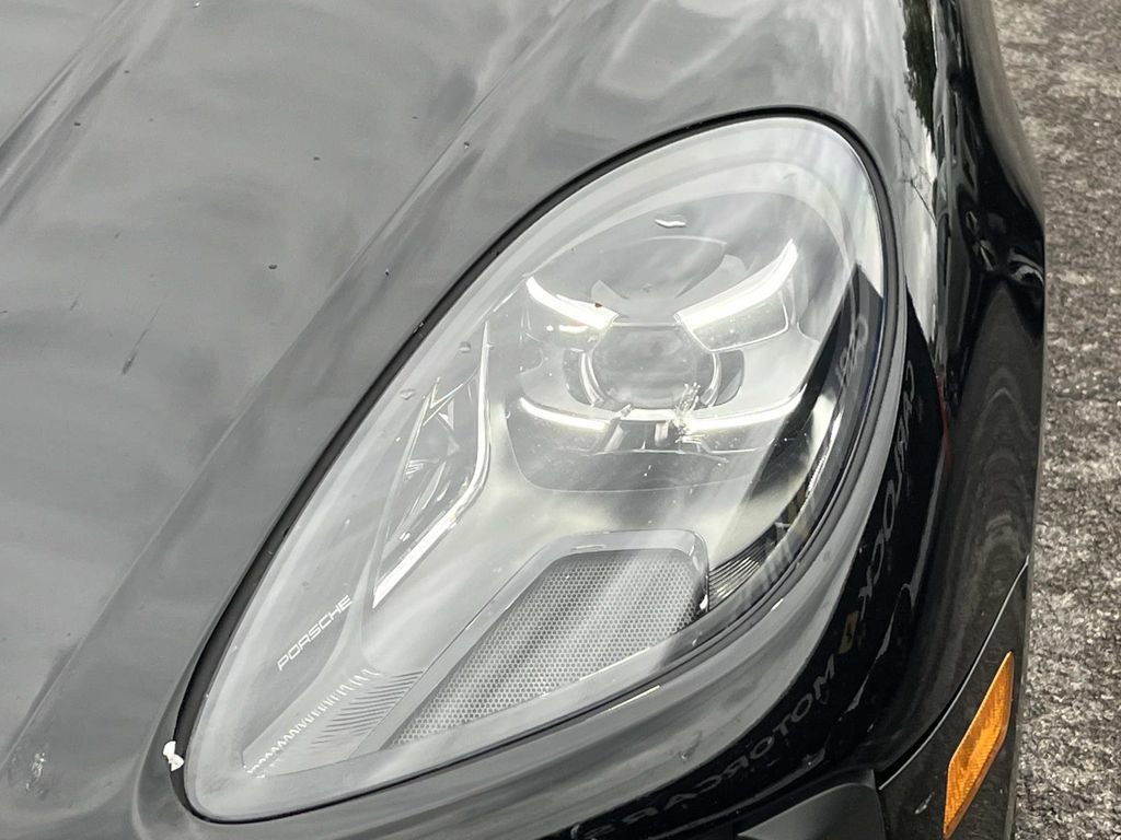 Used 2020 Porsche Macan Base image 9