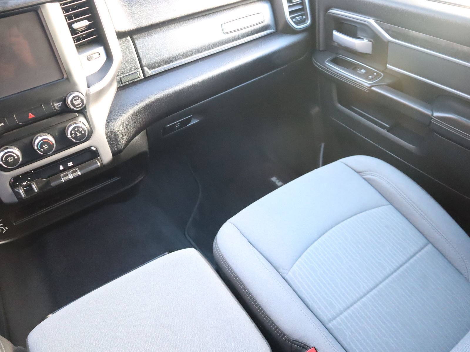 Used 2024 RAM 2500 Big Horn image 33