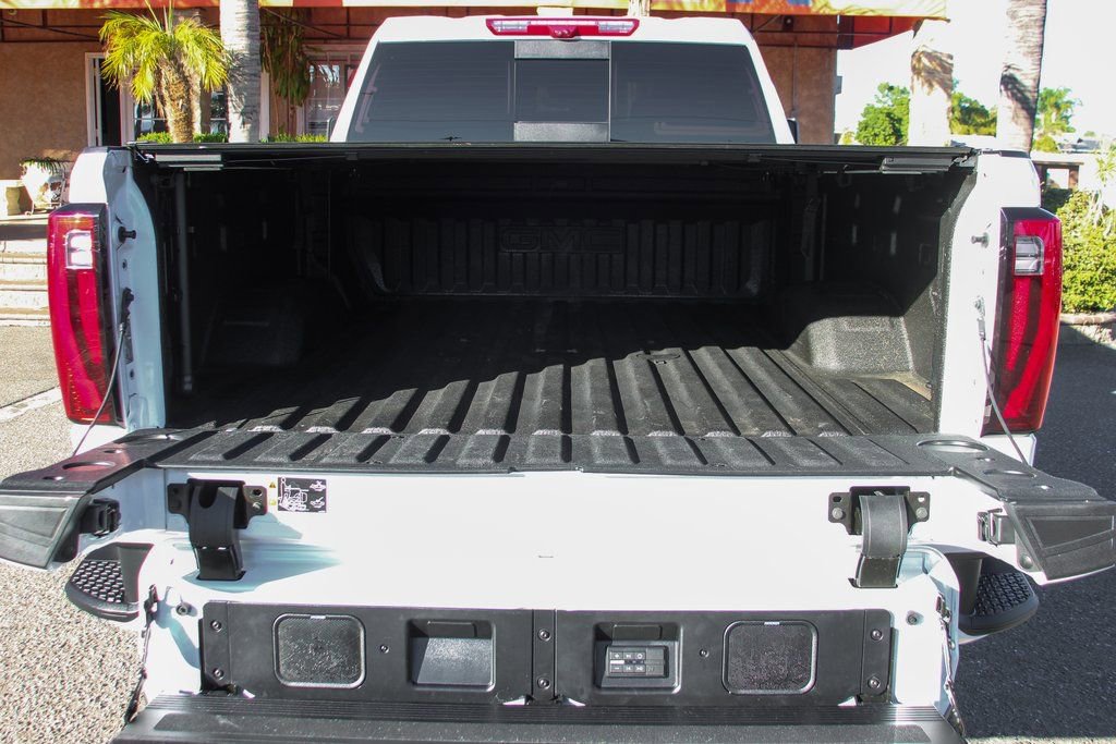 Used 2025 GMC Sierra 2500 Denali Ultimate AWD/4WD image 10