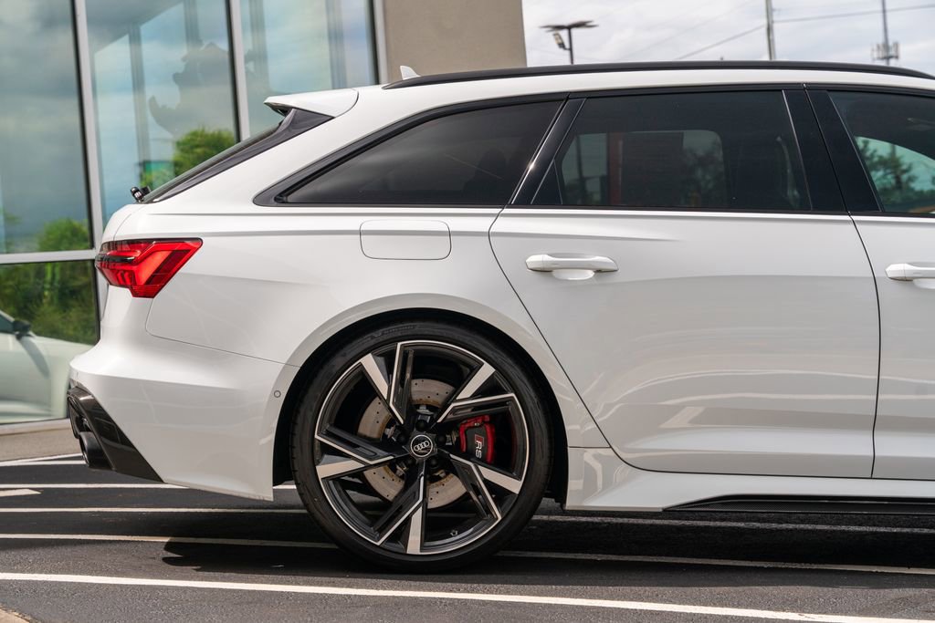 Used 2021 Audi RS 6 w/ Carbon Optic Package AWD/4WD image 13
