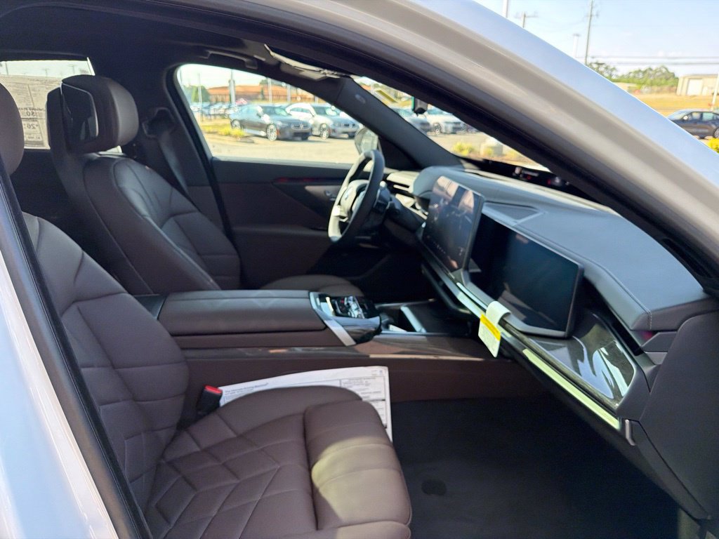 New 2027 BMW 740i xDrive w/ M Sport Professional Package AWD/4WD image 23