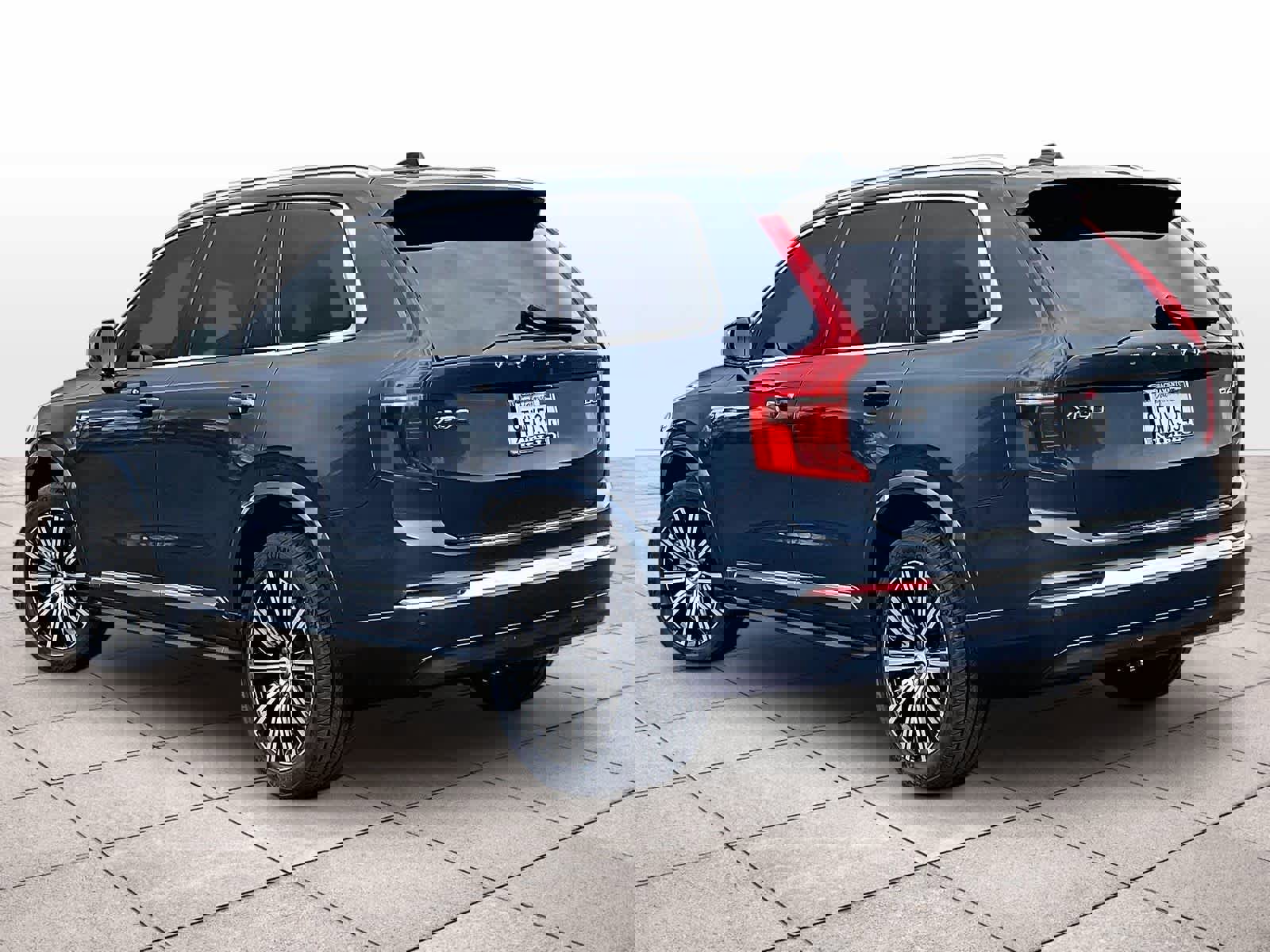 Used 2023 Volvo XC90 B6 Plus w/ Protection Package Premier image 14