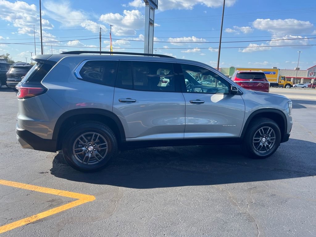Used 2025 GMC Acadia Elevation image 6