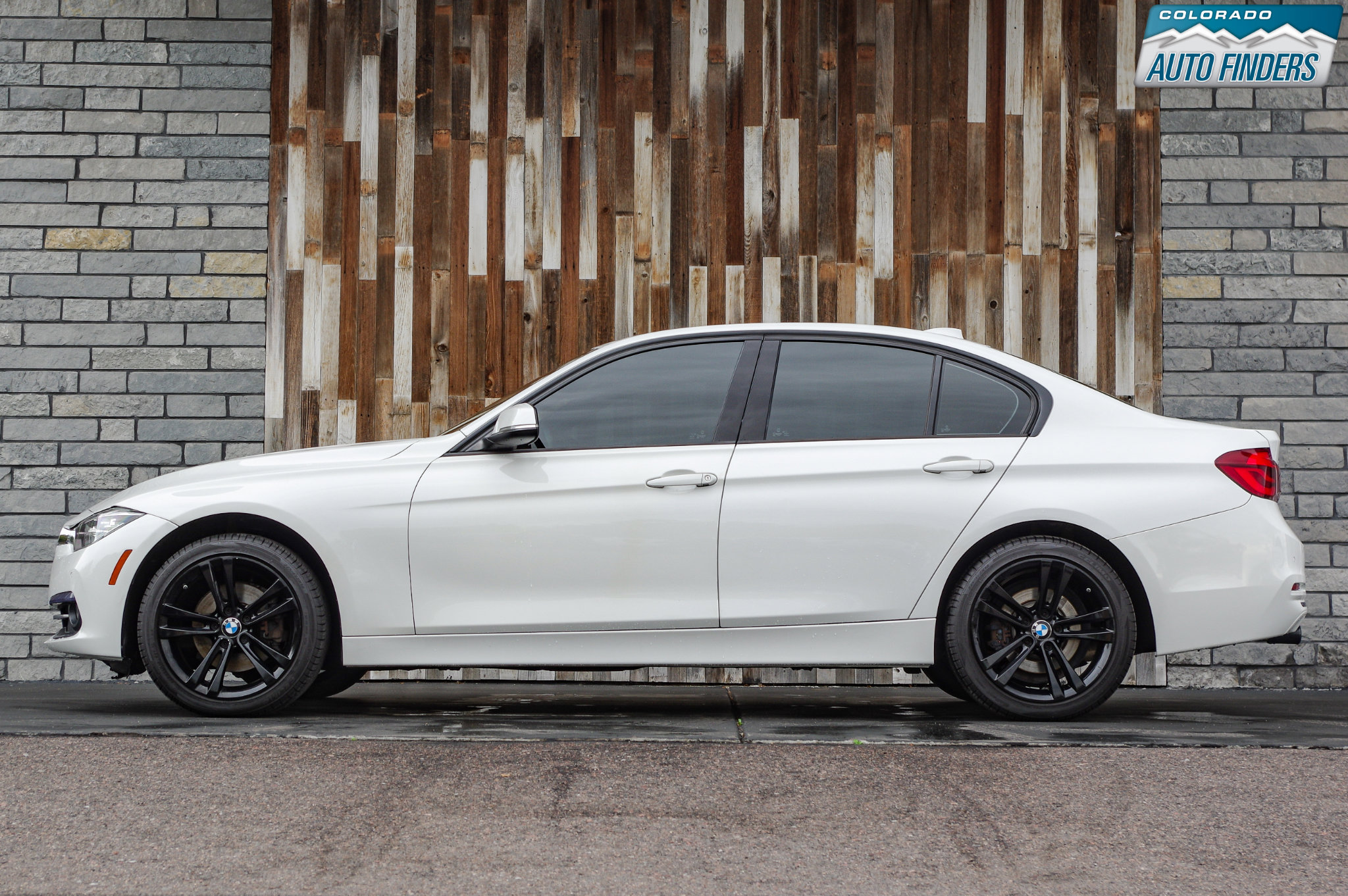 Used 2018 BMW 330i xDrive Sedan image 3
