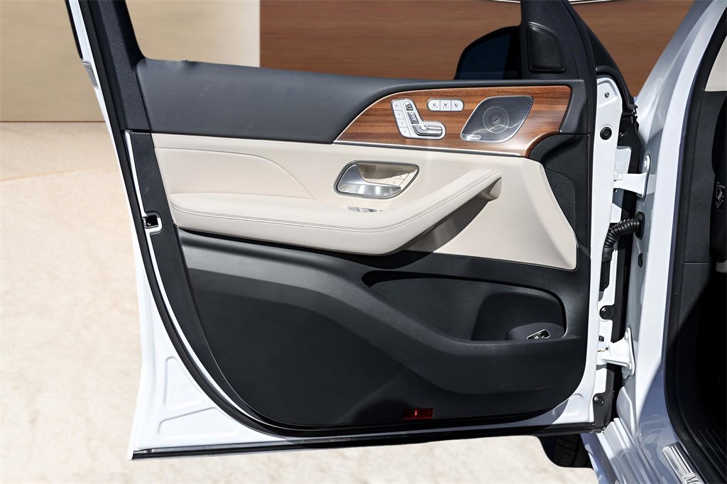 Used 2025 Mercedes-Benz GLE 350 4MATIC image 23