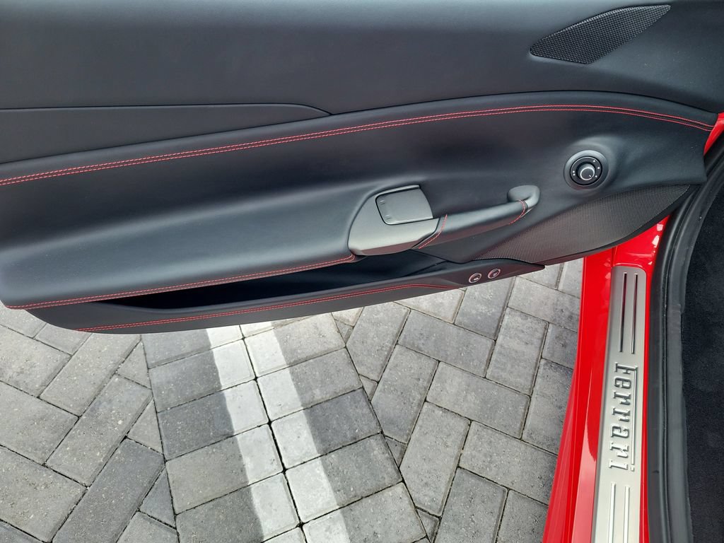 Used 2018 Ferrari 488 GTB RWD image 13