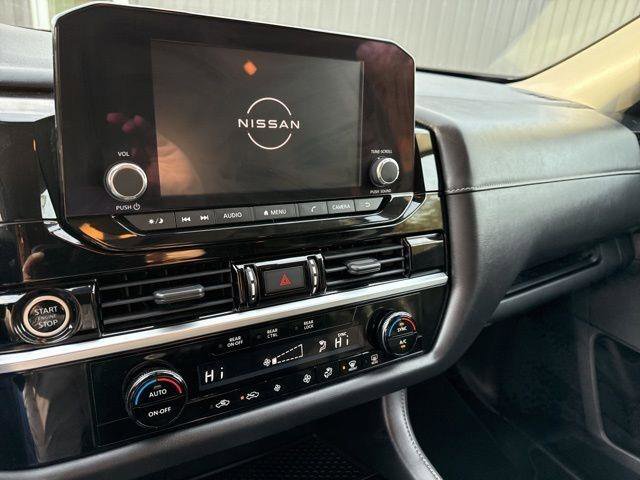 Used 2022 Nissan Pathfinder S image 21