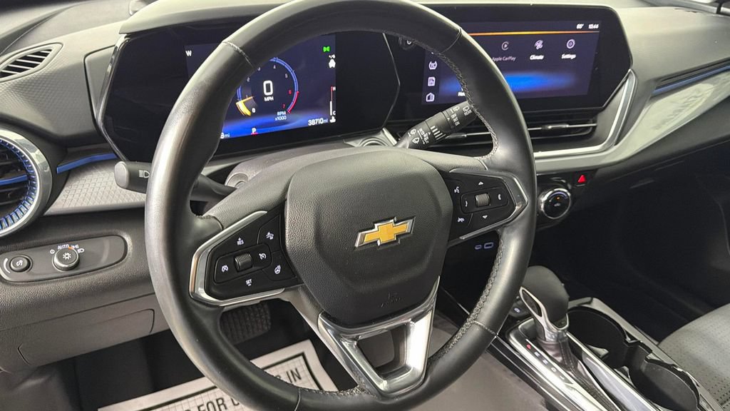 Certified 2024 Chevrolet Trax LT w/ Driver Confidence Package FWD image 40