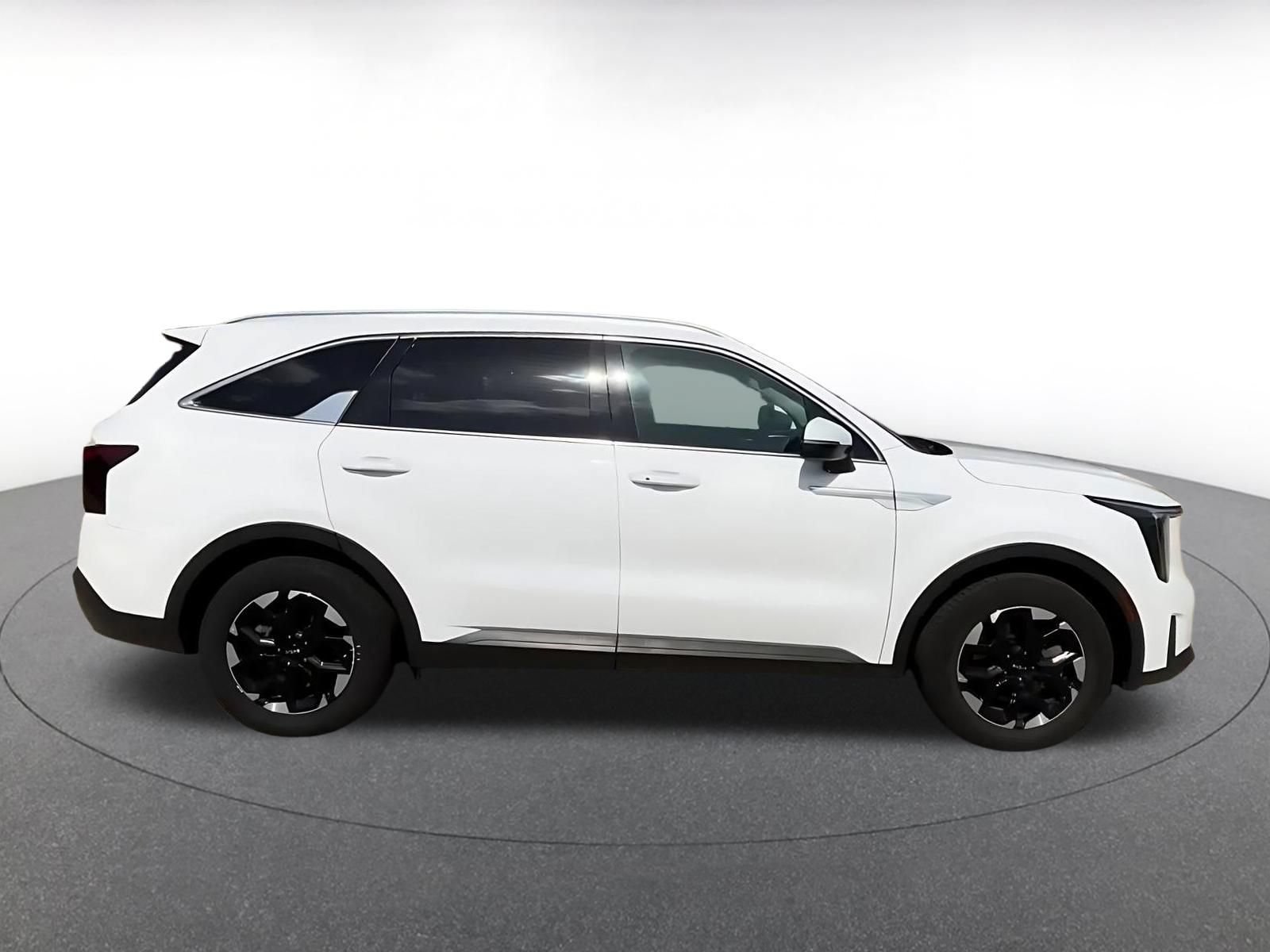 Used 2024 Kia Sorento S FWD image 16
