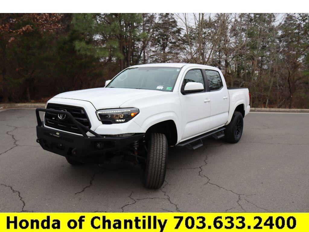 Used 2017 Toyota Tacoma SR image 3