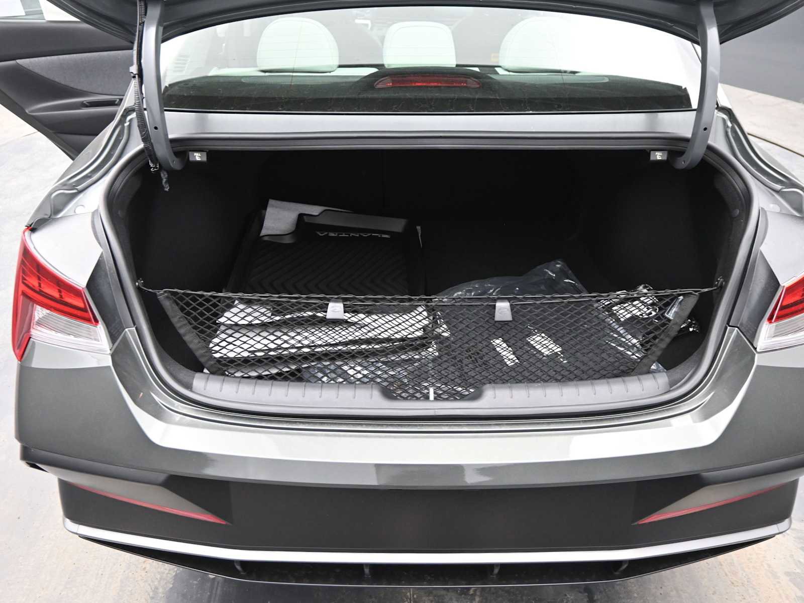 New 2026 Hyundai Elantra Limited image 13