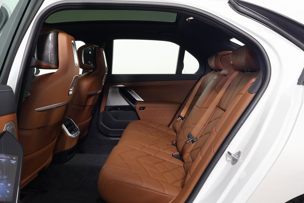 New 2026 BMW i7 eDrive50 w/ Executive Package RWD image 6