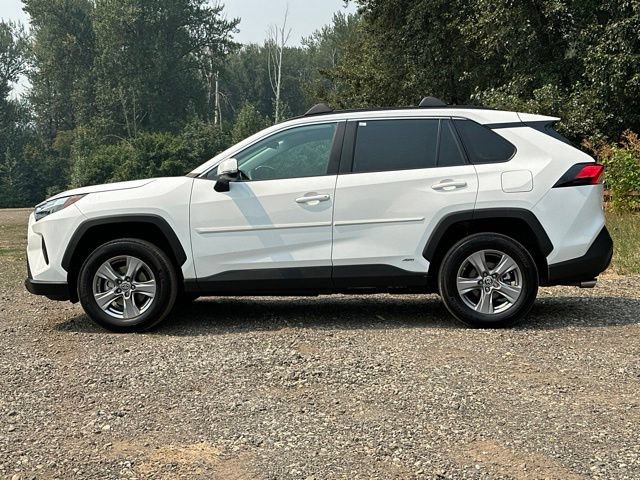 Used 2023 Toyota RAV4 LE AWD/4WD image 6