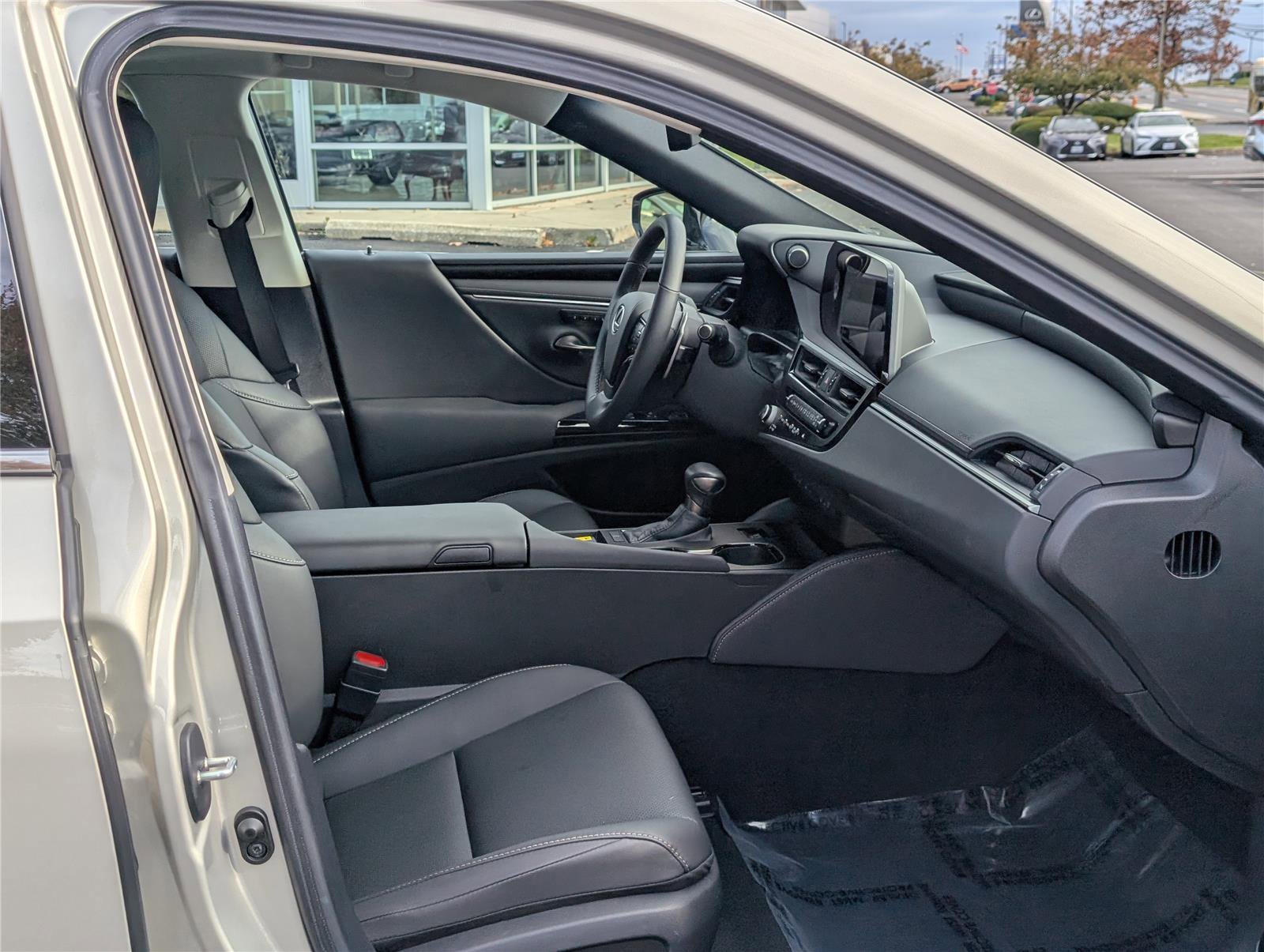 Certified 2024 Lexus ES 350 w/ Premium Package image 11