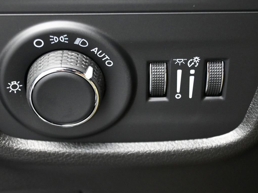 New 2025 Jeep Grand Cherokee L Laredo image 27