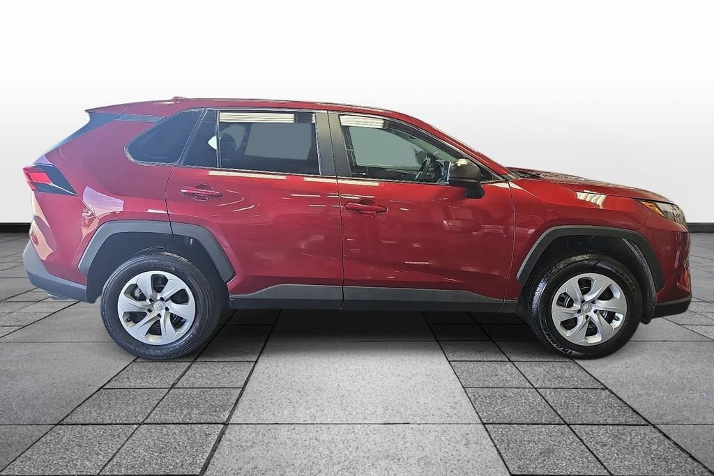 Used 2024 Toyota RAV4 LE AWD/4WD image 4