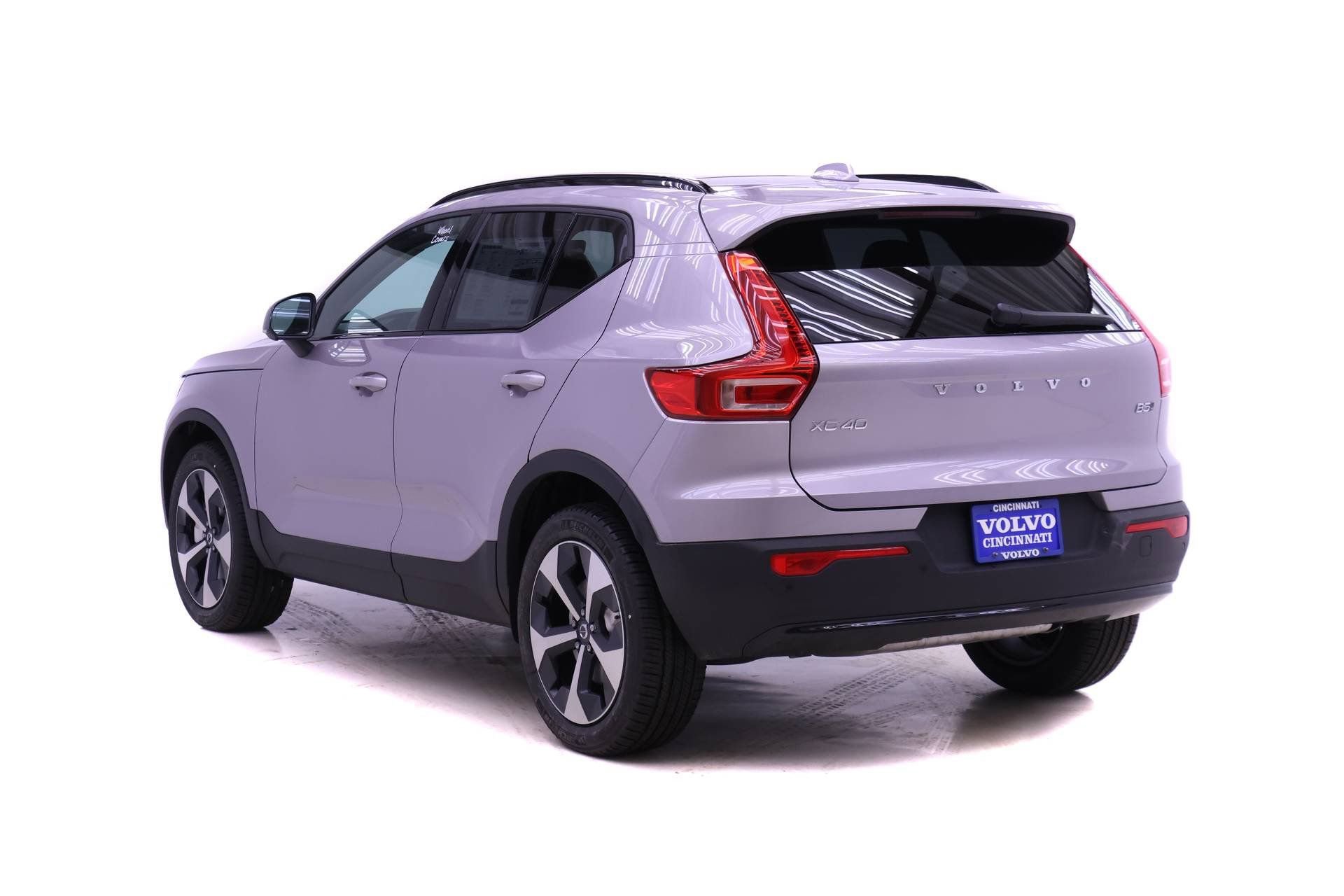 New 2026 Volvo XC40 B5 Plus w/ Protection Package Premier AWD/4WD image 5