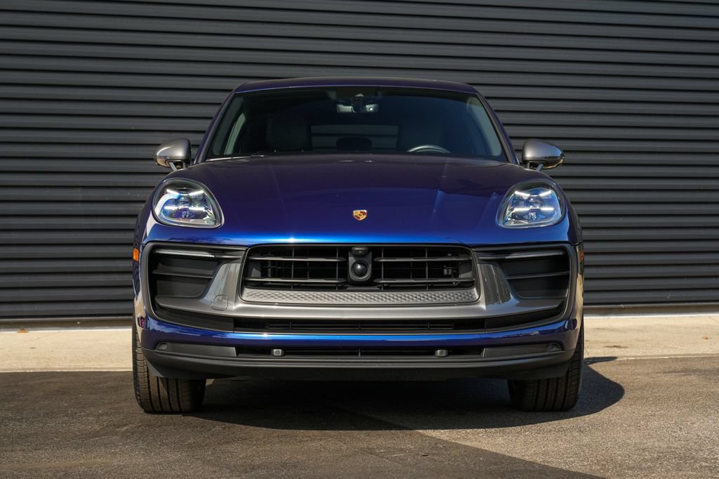 Certified 2026 Porsche Macan Turbo AWD/4WD image 6