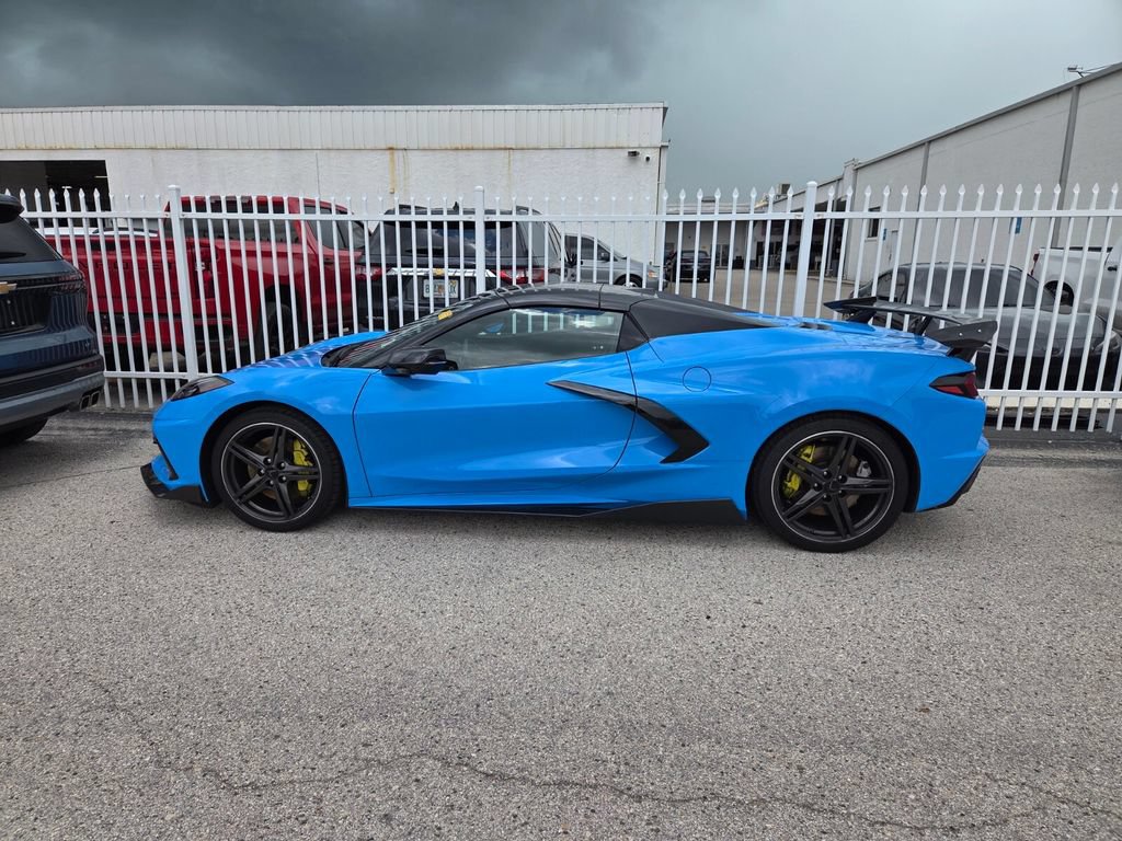 Used 2024 Chevrolet Corvette Stingray Premium Conv w/ Z51 Performance Package RWD image 2