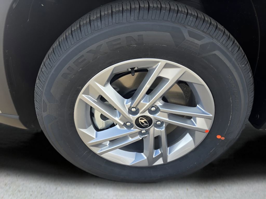 New 2026 Hyundai Tucson SE image 9