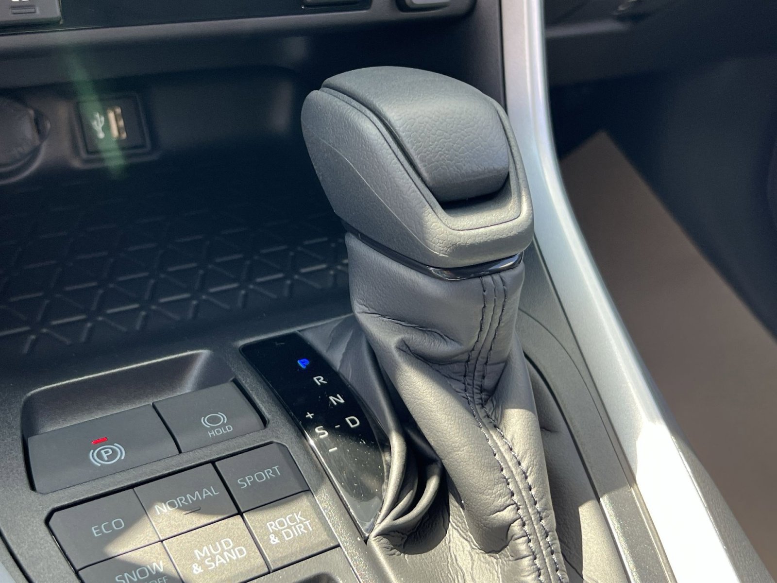 New 2025 Toyota RAV4 XLE image 17