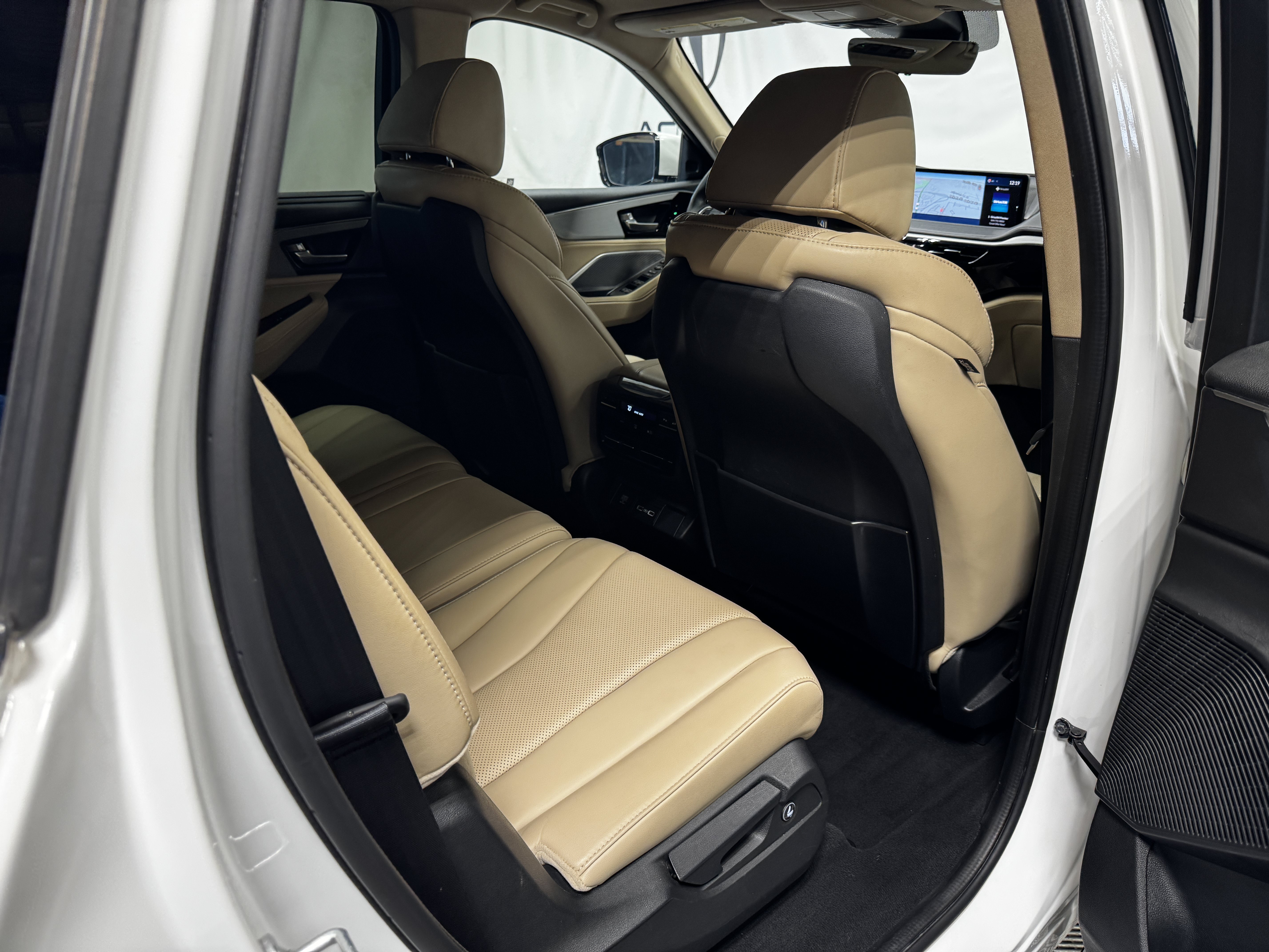 Used 2022 Acura MDX w/ Technology Package FWD image 13