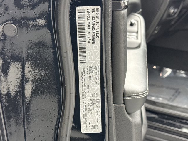 Used 2023 Jeep Grand Cherokee Laredo image 20