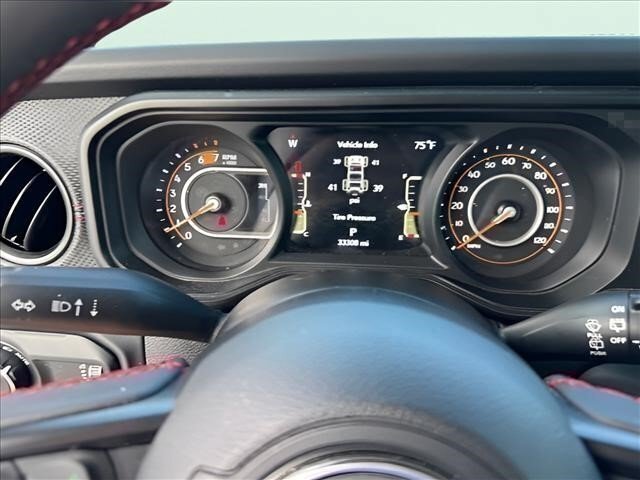 Used 2025 Jeep Wrangler Unlimited Rubicon AWD/4WD image 28