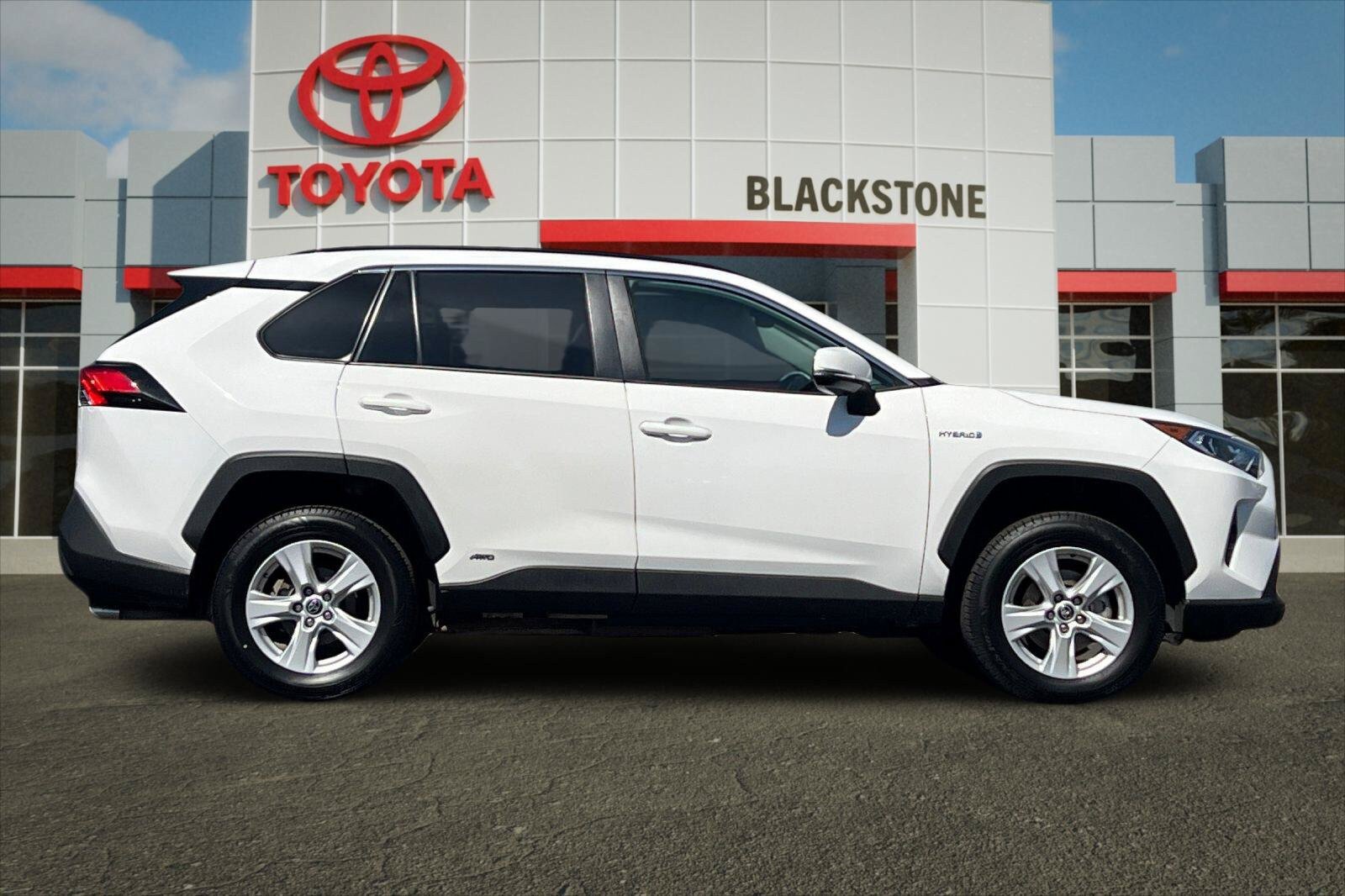 Certified 2021 Toyota RAV4 XLE w/ Convenience Package AWD/4WD image 2