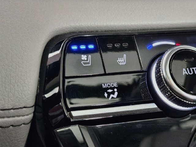 Used 2025 Honda Pilot Elite image 26