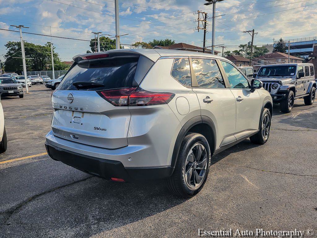Used 2024 Nissan Rogue SV AWD/4WD image 13