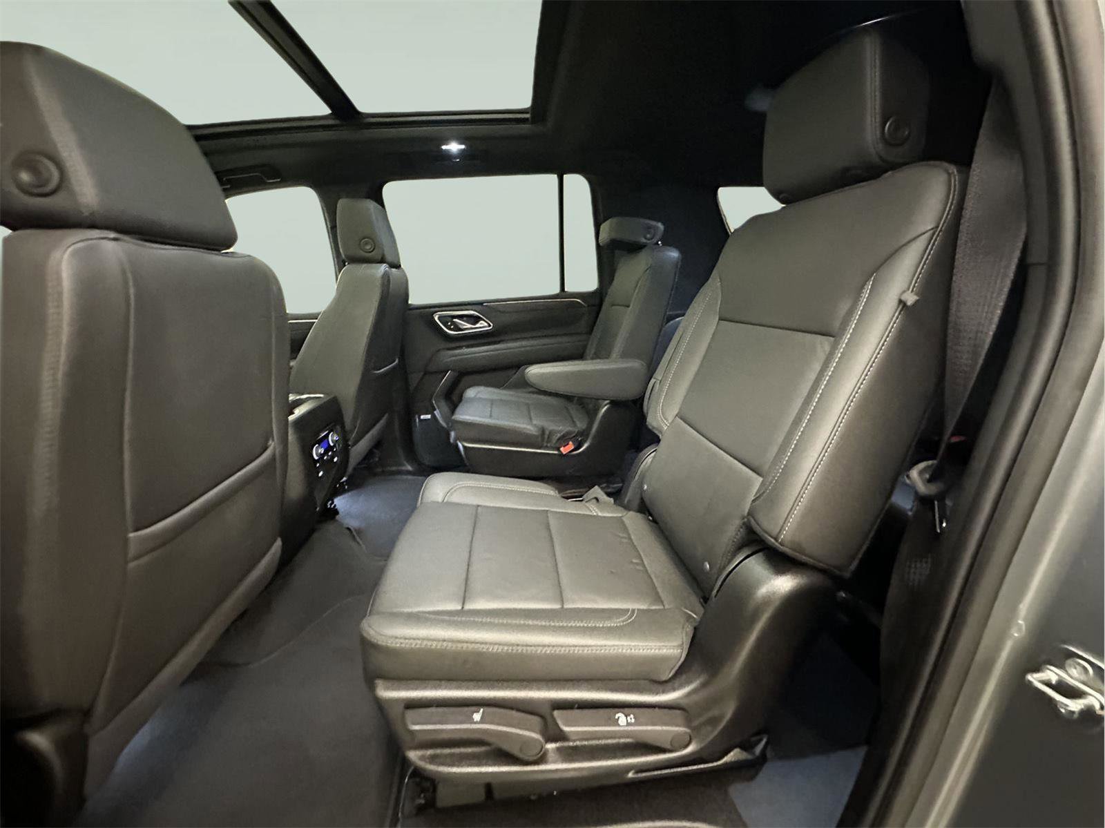 Certified 2024 Chevrolet Suburban Z71 w/ Luxury Package image 22