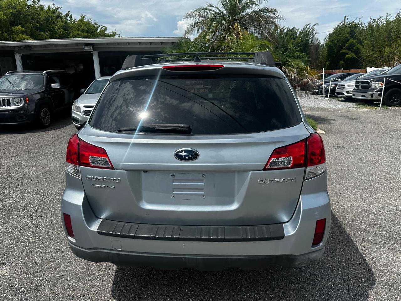 Used 2014 Subaru Outback 2.5i Limited w/ Moonroof Package AWD/4WD image 7