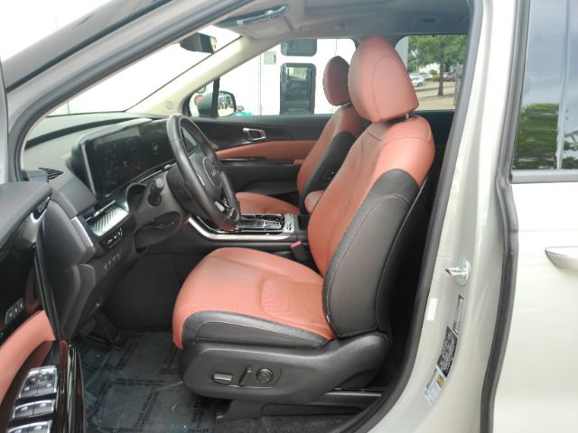 Used 2024 Kia Carnival SX Prestige image 16