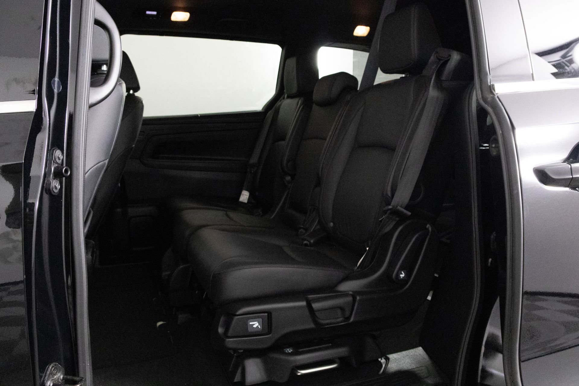 Used 2025 Honda Odyssey Sport-L image 32