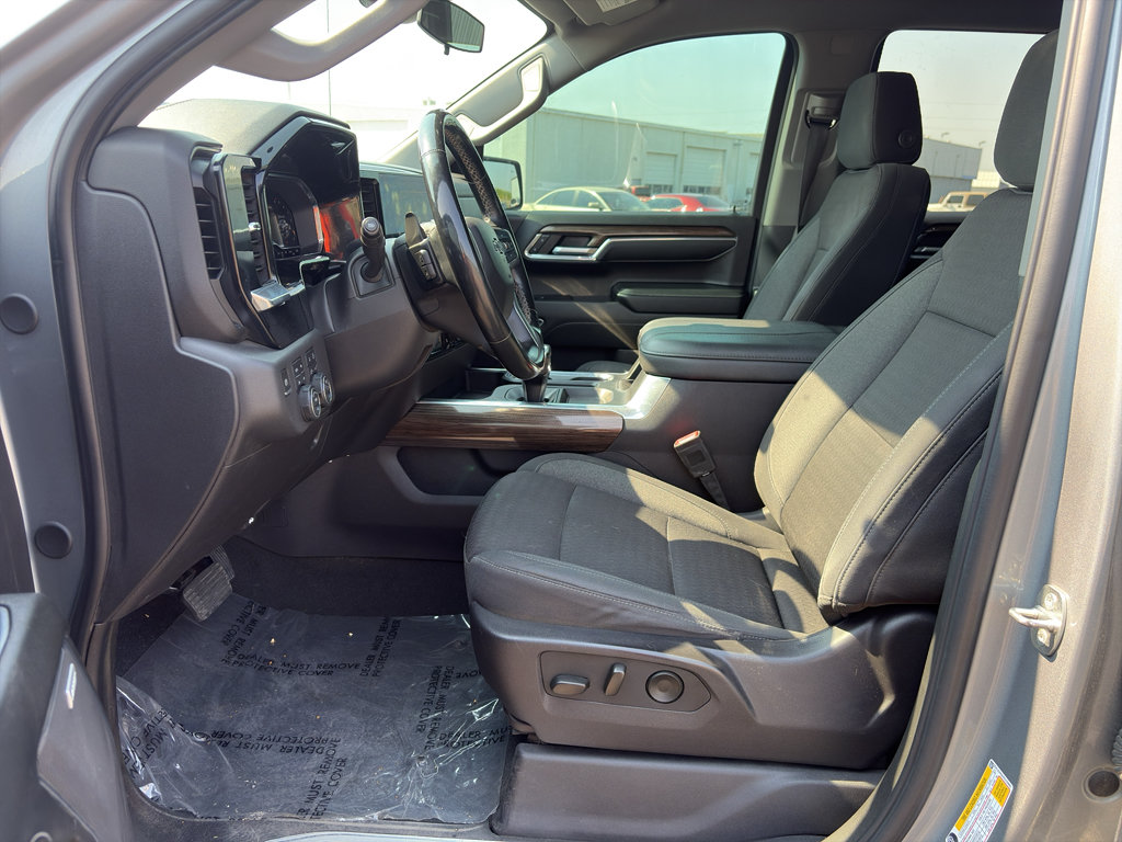 Used 2024 Chevrolet Silverado 1500 LT Trail Boss w/ Convenience Package II AWD/4WD image 27