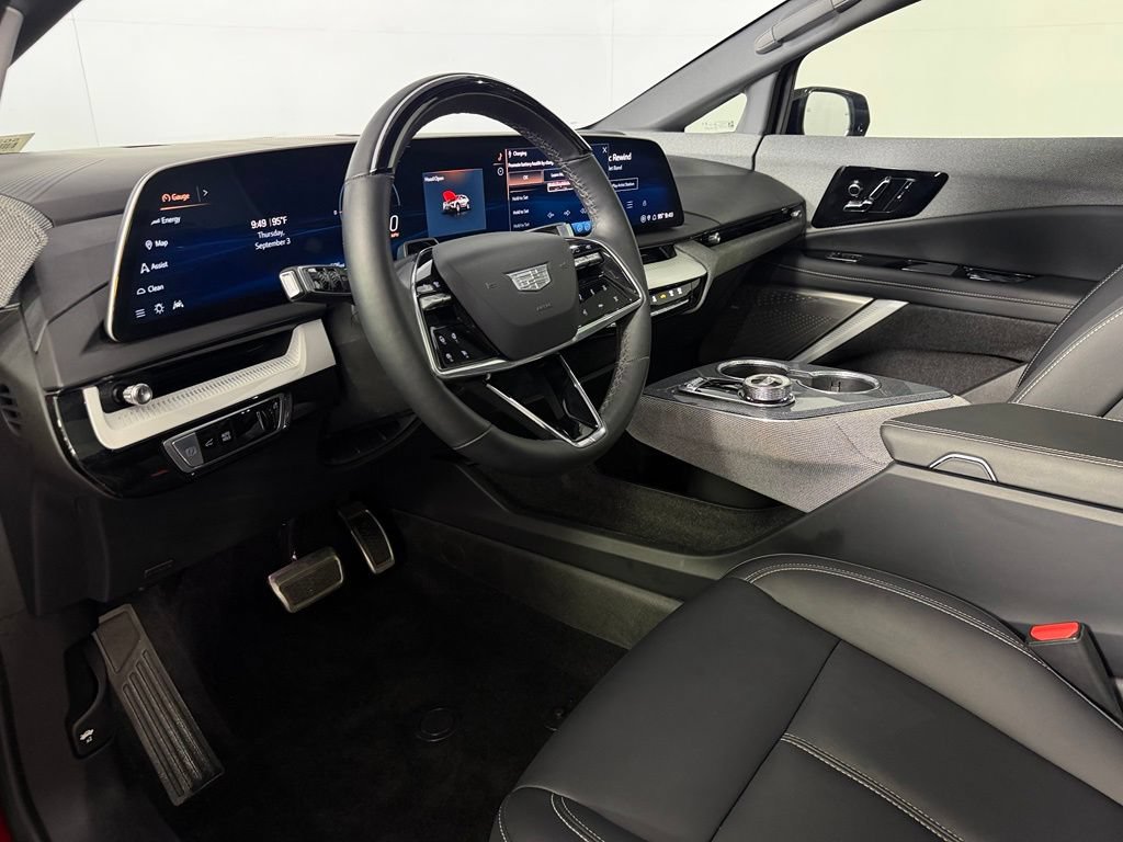Used 2025 Cadillac Optiq Sport 1 AWD/4WD image 14