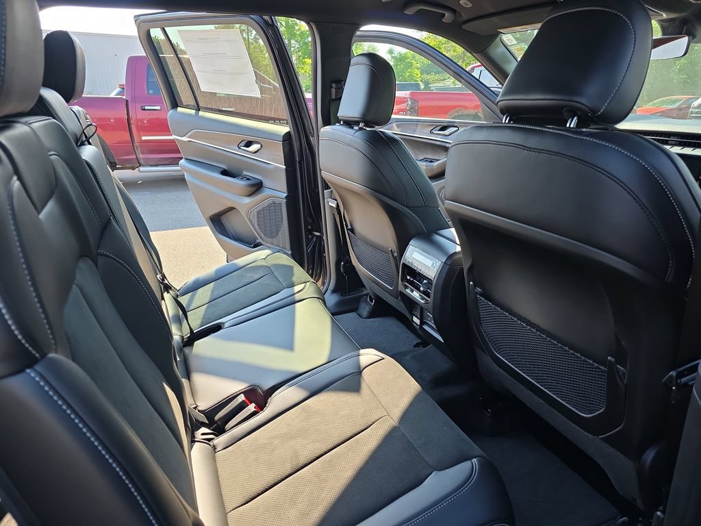 New 2026 Jeep Grand Cherokee L 4WD image 11