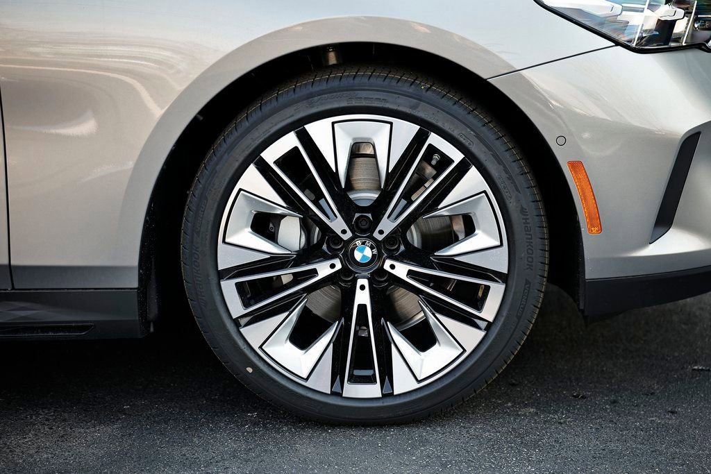 New 2026 BMW 530i w/ Premium Package image 5