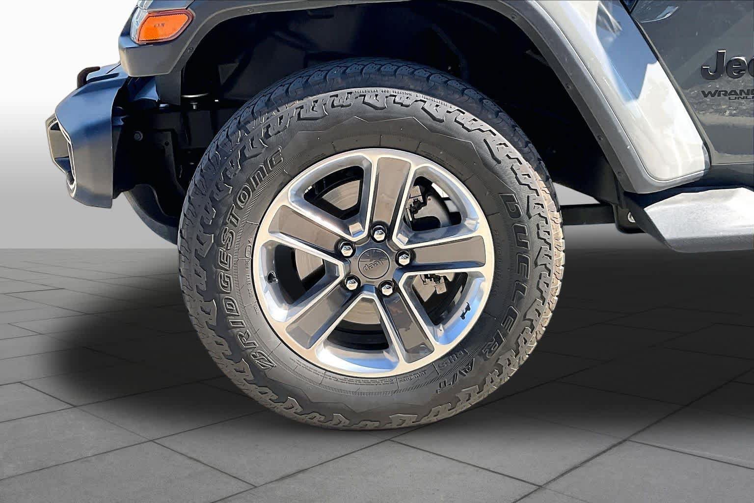 Used 2020 Jeep Wrangler Unlimited Sahara AWD/4WD image 10