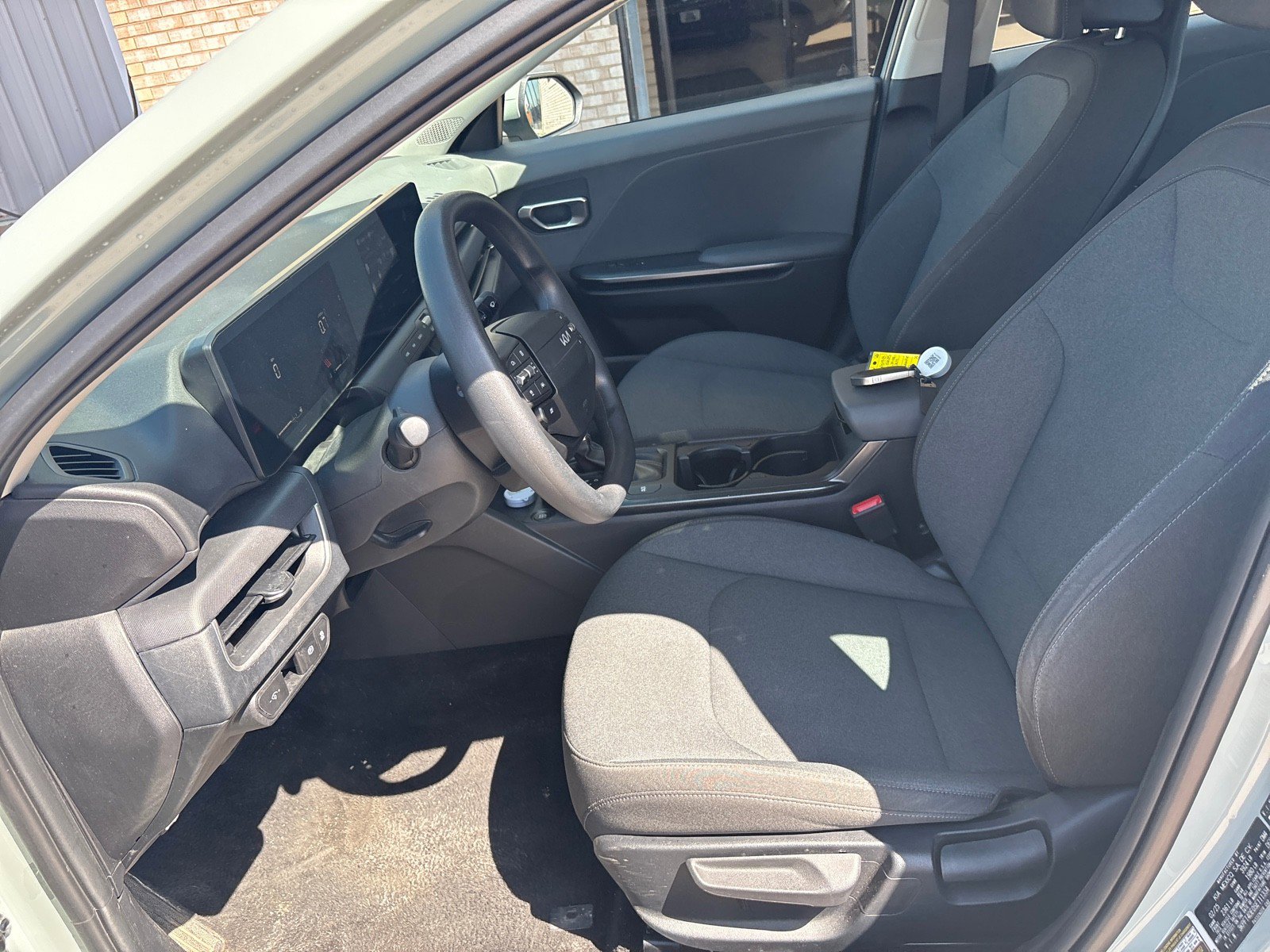 Used 2025 Kia K4 LX image 3