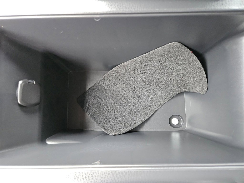 Used 2025 Toyota Camry SE image 29